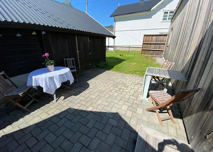 Dalen - Full House With Two Bedrooms, Patio, Garden And Central Location